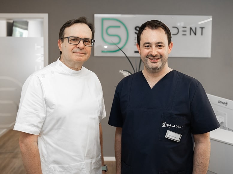 Arzt berät Patienten